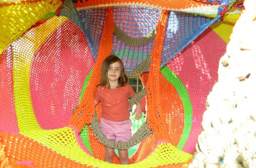 Auch die fünfjährige Victoria ist von „Tobis Kletterhöhle“ restlos begeistert. Foto: /Schmidt