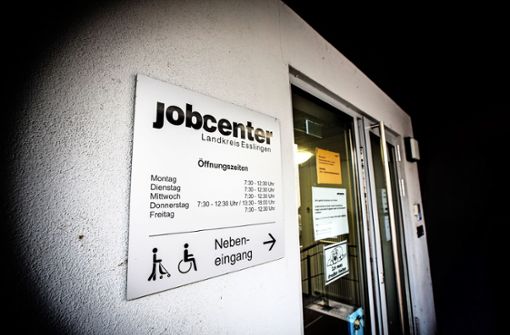 Die  brutale Tat hatte unter den Angestellten im Nürtinger Jobcenter große Betroffenheit ausgelöst. Foto: /Horst Rudel/Archiv