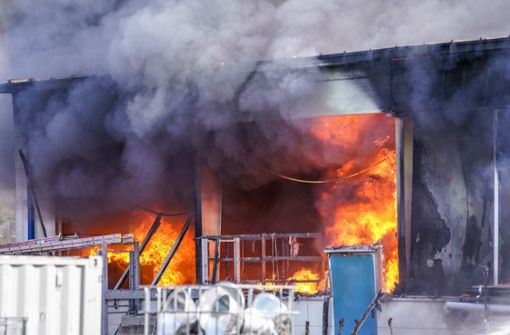 Die Flammen wüteten in der Werkhalle in Schorndorf-Miedelsbach. Foto: SDMG/SDMG / Kohls