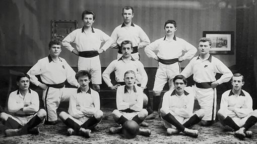 Fußballer damals: die Spieler des Sportfreunde-Vorgängervereins FC Karlsvorstadt 1896 Stuttgart in den Gründerjahren. Foto: Sportfreunde Stuttgart/Björn Kecker