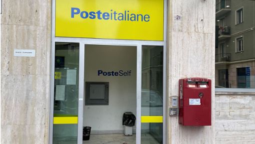 Filiale der italienischen Post Foto: Gerhard Bläske