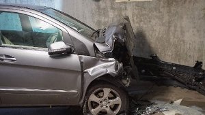 Tragisch endete ein Unfall in einer Tiefgarage in Bietigheim-Bissingen: Eine 80-Jährige war mit dem Auto auf eine Betonmauer gefahren und tödlich verletzt worden. Foto: www.7aktuell.de | Yannik Specht