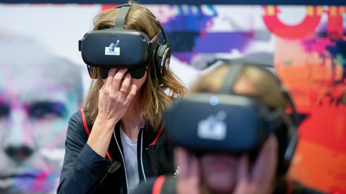 Teresa Enke:  Depression mit Virtual-Reality-Brille nachempfinden