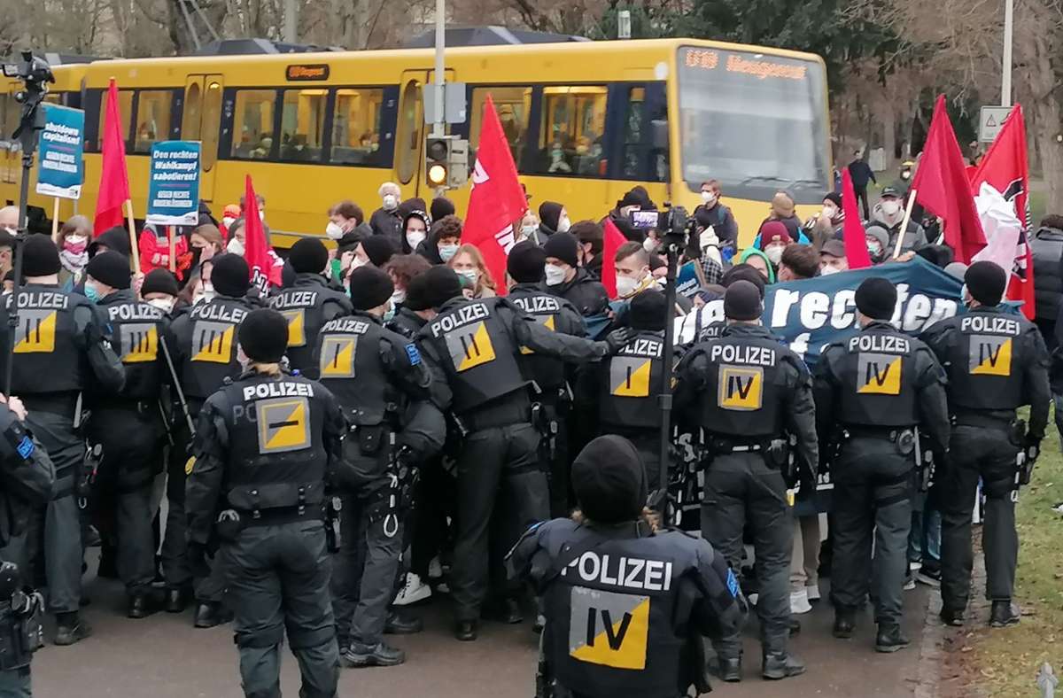 Die Polizei war am Freitagabend in Stuttgart-Bad Cannstatt im Einsatz.