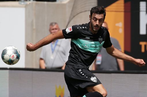 Stürmer Hamadi al Ghaddioui im schwarz-grünen Trikot des VfB Stuttgart Foto: Baumann