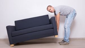 Schwere Möbel anheben, bewegen und verschieben