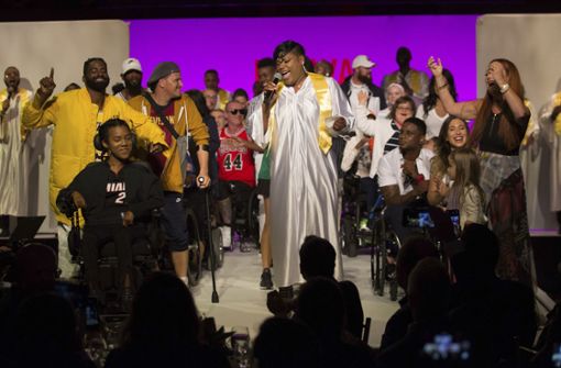 Models mit Behinderungen hatten bei der New York Fashion Week innerhalb der „Dreams Runway Show“ einen großen Auftritt. Foto: AP