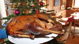 Fettig und lecker: An Weihnachten ernähren sich viele Deutsche so ungesund wie sonst nicht. (Symbolbild) Foto: dpa
