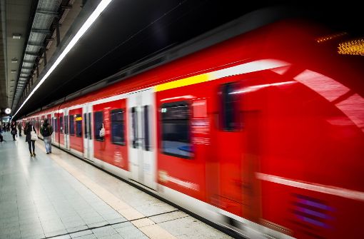 Die S-Bahn bleibt ein Problem für den Verband Region Stuttgart, auch wenn der 15-Minuten-Takt mach und nach eingeführt wird. Foto: Lichtgut/Max Kovalenko
