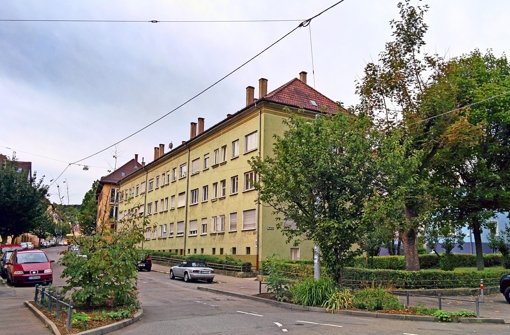 Der Altbau an der Klingenstraße (oben) soll abgerissen werden. An seiner Stelle soll ein Internationales Jugendwohnheim entstehen. Foto: Jürgen Brand