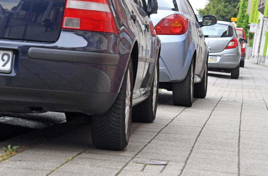 Vor allem in Städten mit großer Parkplatznot sind Falschparker zunehmend ein Ärgernis. Foto: dpa