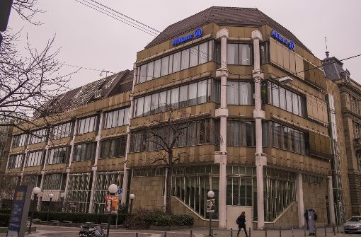 Die Allianz gibt ihre Standorte (im Bild das Gebäude an der Ecke Uhlandstraße/Olgastraße)  in der Innenstadt auf. Sie will nach Vaihingen ziehen. Foto: Lichtgut/Max Kovalenko