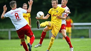 Timo Binder (gelbes Trikot) steht dem FC-Kader wieder zur Verfügung. Foto: Archiv (avanti)