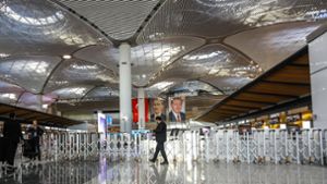 Zur Eröffnung glänzte am Flughafen Istanbul noch alles – inzwischen klagen Passagiere über bröckelnde Bodenplatten und schmutzige Toiletten. Foto: dpa