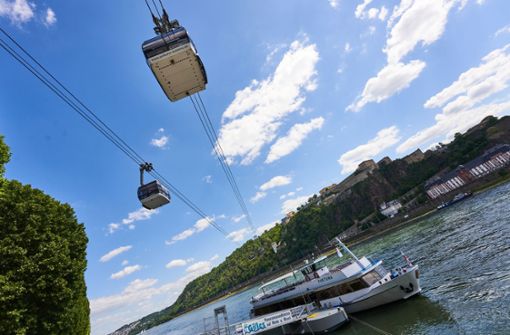 Viele halten Seilbahnen wie hier in Koblenz lediglich für ein Transportmittel in Skigebieten und nicht als sinnvolle Ergänzung des innerstädtischen öffentlichen Nahverkehrs. Foto: dpa/Thomas Frey