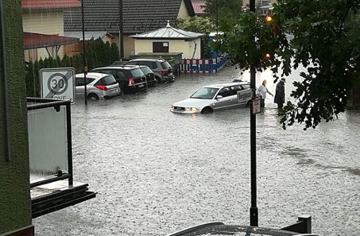 In Meimsheim steht das Wasser meterhoch auf den Straßen. Foto: 7aktuell.de/Franziska Hessenauer