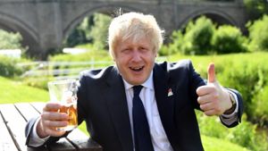 Kennen Sie diesen Haarschnitt? Ja klar, er gehört Boris Johnson, Ex-Bürgermeister von London, konservativer Brexit-Terminator und Albtraum eines jeden Figaros. Foto: EPA