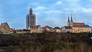 Der Blaue Turm von Bad Wimpfen ist weithin sichtbar. Während der Renovierung ist das Wahrzeichen der Stauferstadt nicht bewohnbar. Foto: factum/Weise