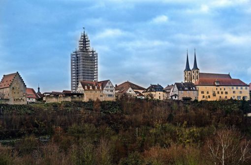 Der Blaue Turm von Bad Wimpfen ist weithin sichtbar. Während der Renovierung ist das Wahrzeichen der Stauferstadt nicht bewohnbar. Foto: factum/Weise