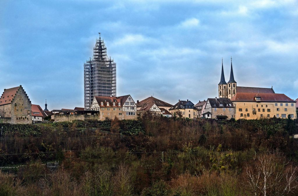 Der Blaue Turm von Bad Wimpfen ist weithin sichtbar. Während der Renovierung ist das Wahrzeichen der Stauferstadt nicht bewohnbar.