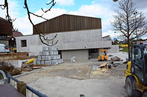 Die Bauarbeiten für die neue Halle in Musberg ziehen sich hin. Foto: Philipp Braitinger