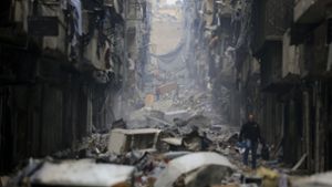 Wer im Syrienkrieg in Gefangenschaft geriet, hat in den Gefängnissen oftmals Schlimmes erlebt (Archivbild der zerstörten Stadt Aleppo). Foto: AP