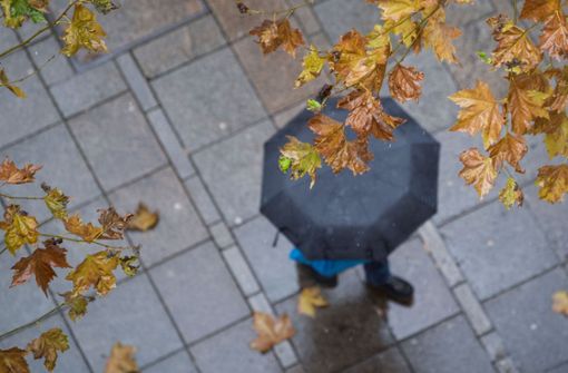 Es wird ungemütlich: Ab Dienstag kommt das Herbstwetter zu uns (Symbolbild). Dann endet der „goldene“ Oktober auch in Stuttgart. Foto: dpa