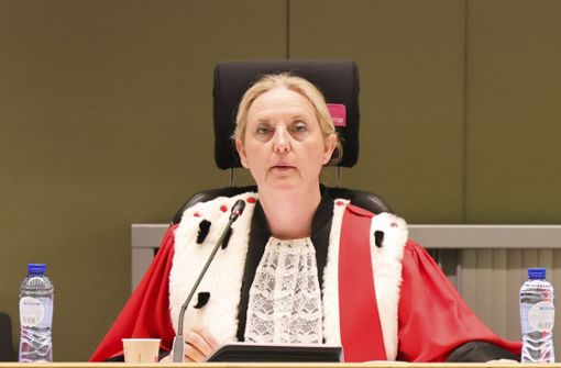 In Brüssel verliest Richterin Laurence Massart die Urteile über die  Terroristen, die 36 Menschen  bei ihren Anschlägen im Jahr 2016 getötet haben. Foto: dpa/Olivier Matthys