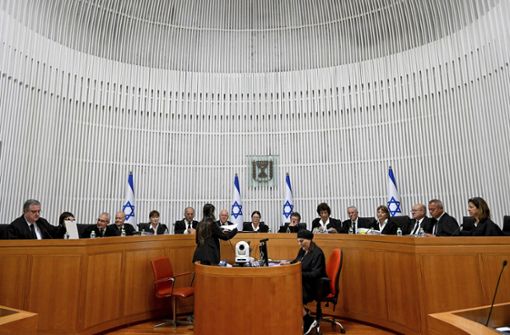 Am Dienstag kamen erstmals in der Geschichte Israels alle 15 Richter zusammen, um über acht Petitionen gegen eine jüngst verabschiedete Grundgesetzänderung zu beraten. Foto: dpa/Debbie Hill
