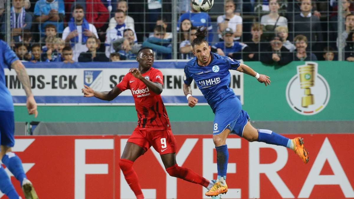 Kickers gegen Eintracht Frankfurt Die Blauen schlagen sich wacker