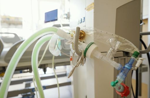 Beatmungsschläuche auf einer Intensivstation für Corona-Patienten Foto: dpa/Uwe Anspach