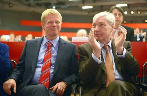 Der scheidende DGB-Vorsitzende Michael Sommer (rechts) und sein Nachfolger Reiner Hoffmann Foto: dpa