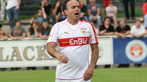Bis 1982 dauerte Hansi Müllers aktive Zeit beim VfB Stuttgart - heute läuft er ab und zu für die VfB-Tradionself auf. Foto: Leserfotograf schnaidt