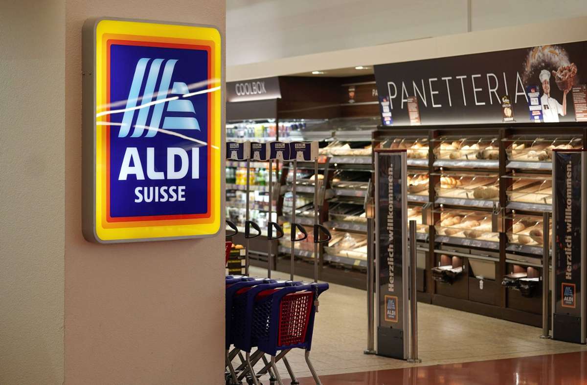 Bei Aldi Schweiz bekommen die Angestellten einen Mindestlohn von über 4000 Euro. Foto: imago images/Pius Koller