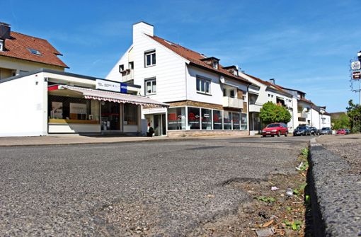An der Fenchelstraße werden Randsteine und Asphalt saniert. Foto: Holowiecki
