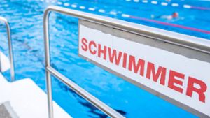 Das Programm zur Verbesserung der Schwimmfähigkeit hat ein Volumen von 900.000 Euro (Symbolbild). Foto: dpa/Hauke-Christian Dittrich
