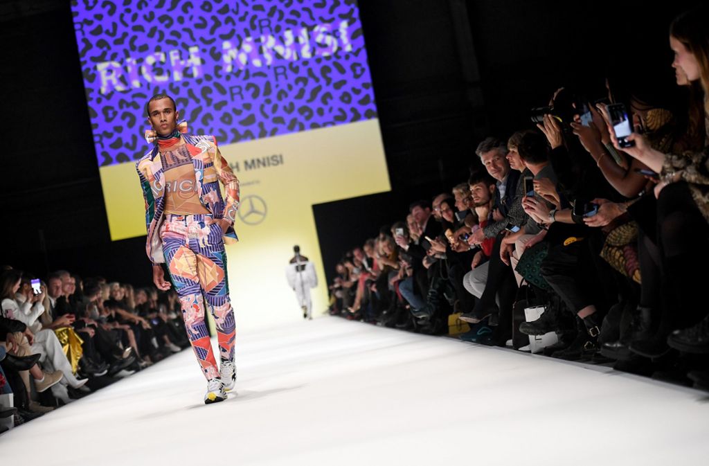 Bei der Eröffnungsshow der Fashion Week unter dem Motto „Fashion Talents from South Africa“ zeigten vier Modeschaffende aus Südafrika ihre Entwürfe.