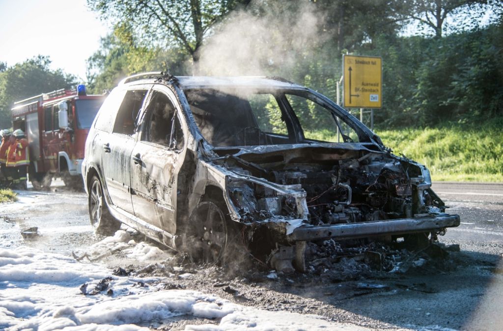 In Oppenweiler ist ein Auto komplett ausgebrannt.