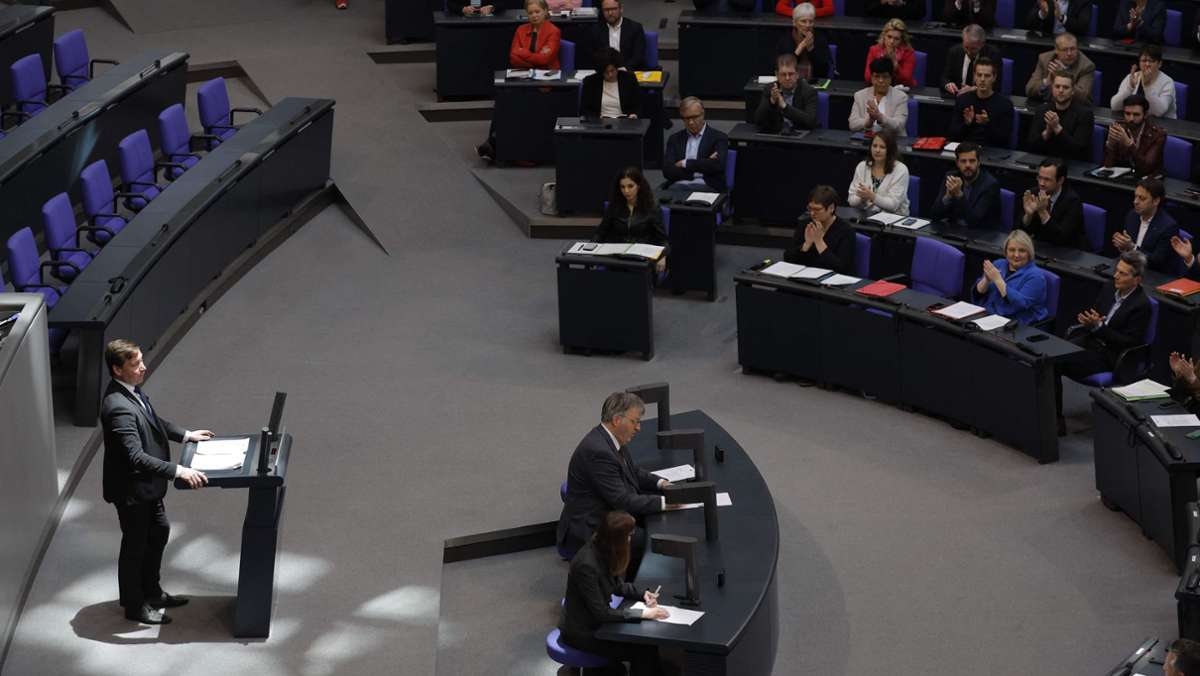 Wahlrechtsdebatte im Bundestag: Das Parlament streitet laut über die Wahlrechtsreform