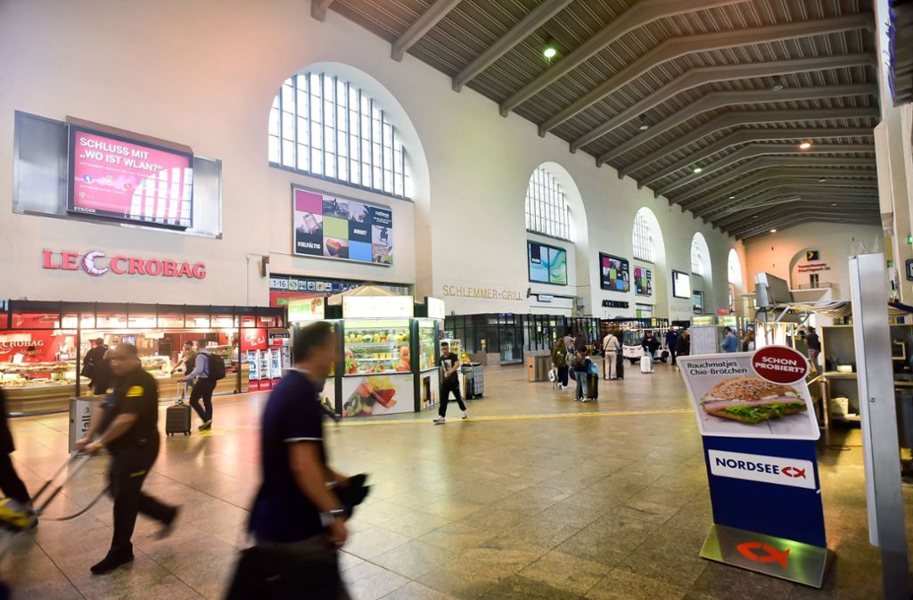 Die große Halle des Stuttgarter Hauptbahnhofs wird von diesem Mittwoch an umgebaut. Foto: Lichtgut/Max Kovalenko