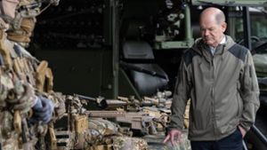 Scholz bei Bundeswehr-Spezialkräften: Müssen mehr für die Landesverteidigung tun