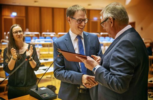 Als Amtsverweser war Sebastian Wolf schon eingesetzt worden – nun  offiziell auch als Oberbürgermeister. Foto: Gottfried Stoppel