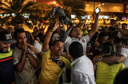 Peruanische Fußballfans feiern den Einzug ihres Teams in die Play-offs gegen Neuseeland. Foto: AFP