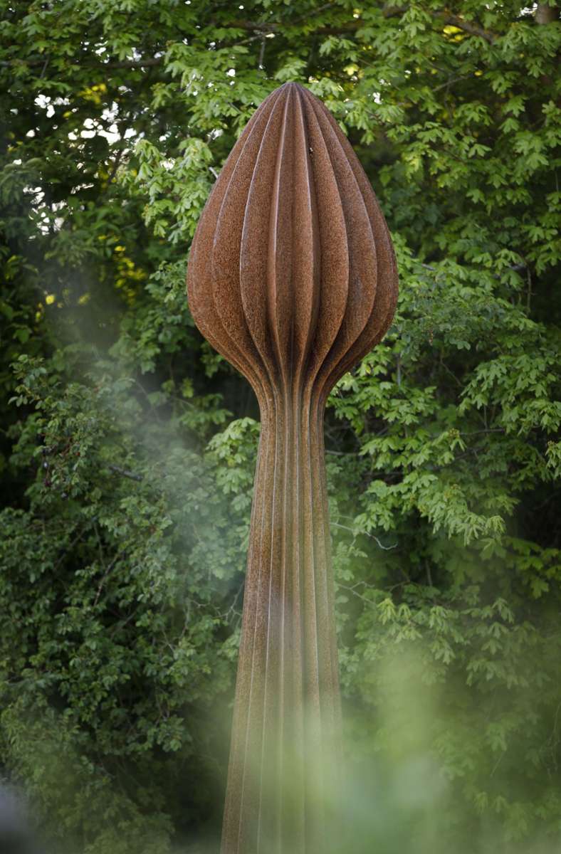 Ein stilisierter Kopf? Eine Blüte? Oder gar etwas Unanständiges? „Asparago“ von Herbert Mehler.