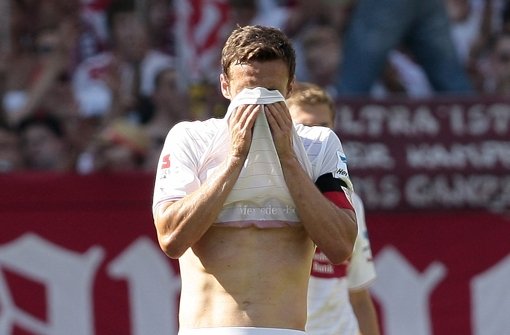 Zwei Spiele, null Punkte: VfB-Mittelfeldspieler Christian Gentner bei der Textilprobe. Klicken Sie sich durch unsere Noten für die Roten Foto: Pressefoto Baumann