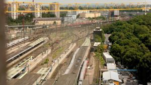 Im Bereich der heutigen Gleise wird der Bau einer unterirdischen Station geprüft. Foto: /Lichtgut/Kovalenko