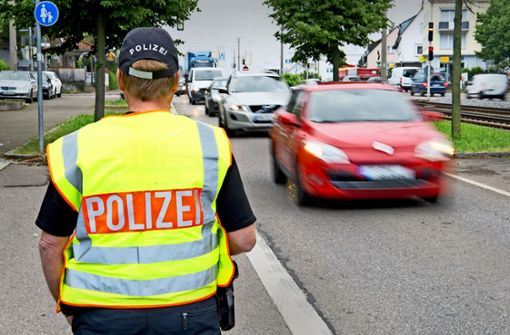 Dass Polizisten vorgegeben wird, wie viele Verkehrssünder erwischt werden sollen, sorgt für Aufregung. Foto: Oliver Willikonsky - Lichtgut