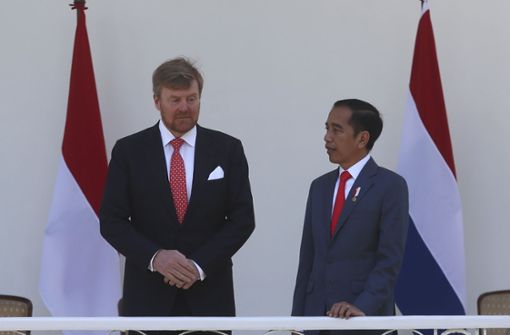 Joko Widodo (rechts), Präsident von Indonesien, beim Empfang von Willem-Alexander, König der Niederlande. Foto: dpa/Achmad Ibrahim