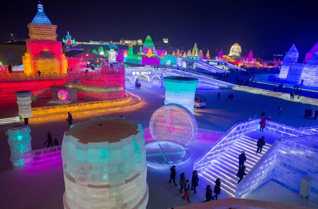 Im chinesischen Harbin kreieren internationale Künstler eine ganze Stadt aus Eis und Schnee.