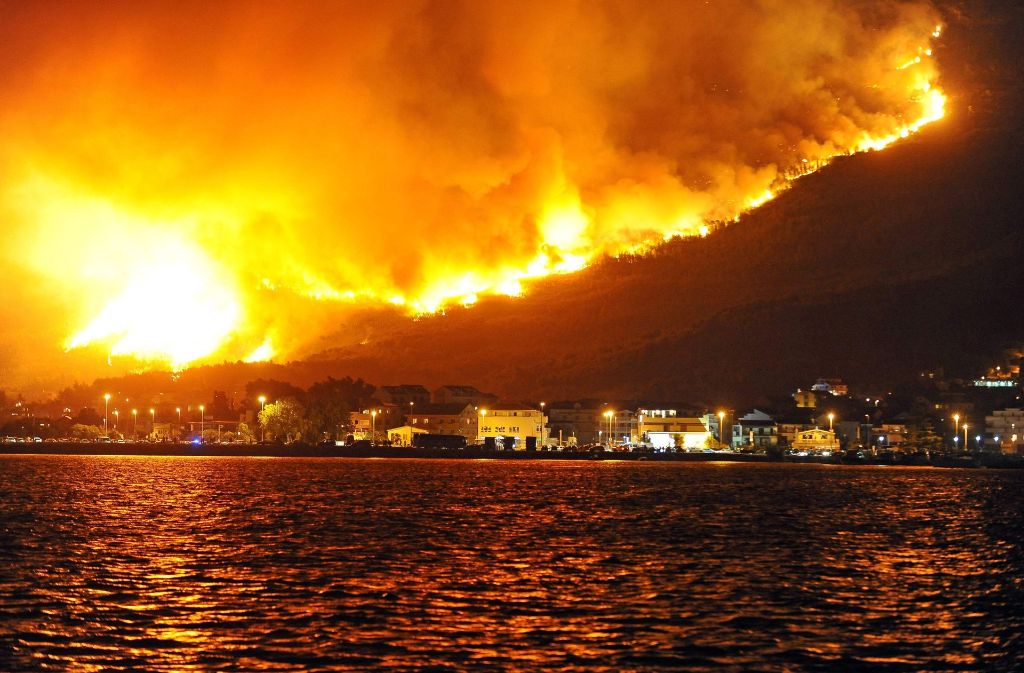 Die Waldbrände drohten, auf die Stadt Split überzugreifen, doch ...